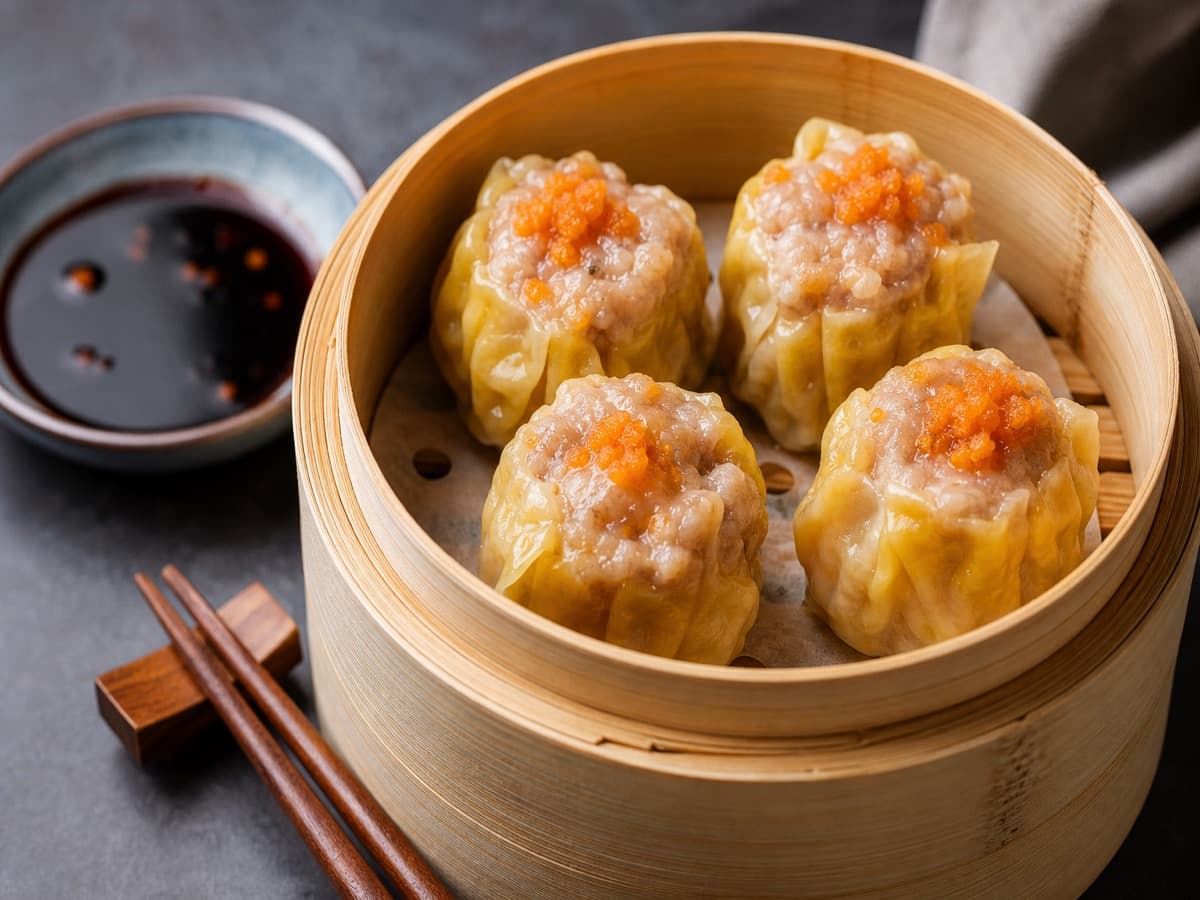 Dim sum med kylling og hvidvin — serveret ret